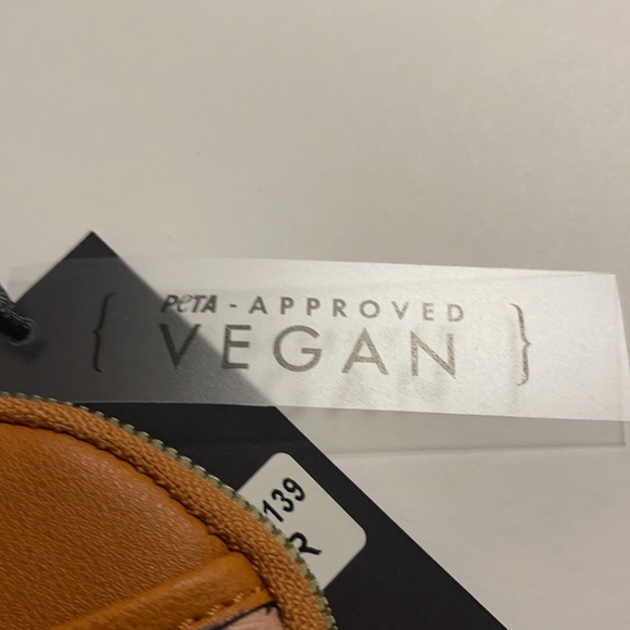 Designer inspired coin/change wristlet - Picture 2 of 7